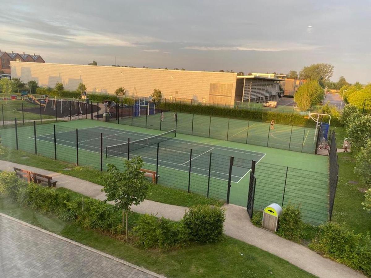 Contemporary Trumpington Apartment With Self Check-In ,Free On-Site Parking, Terrace, Super Fast Wifi & 5 Mins Drive To Papworth & Addenbrookes Hospitals Cambridge  Exterior foto