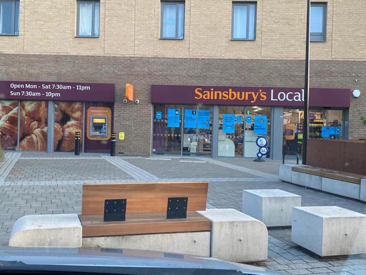 Contemporary Trumpington Apartment With Self Check-In ,Free On-Site Parking, Terrace, Super Fast Wifi & 5 Mins Drive To Papworth & Addenbrookes Hospitals Cambridge  Exterior foto