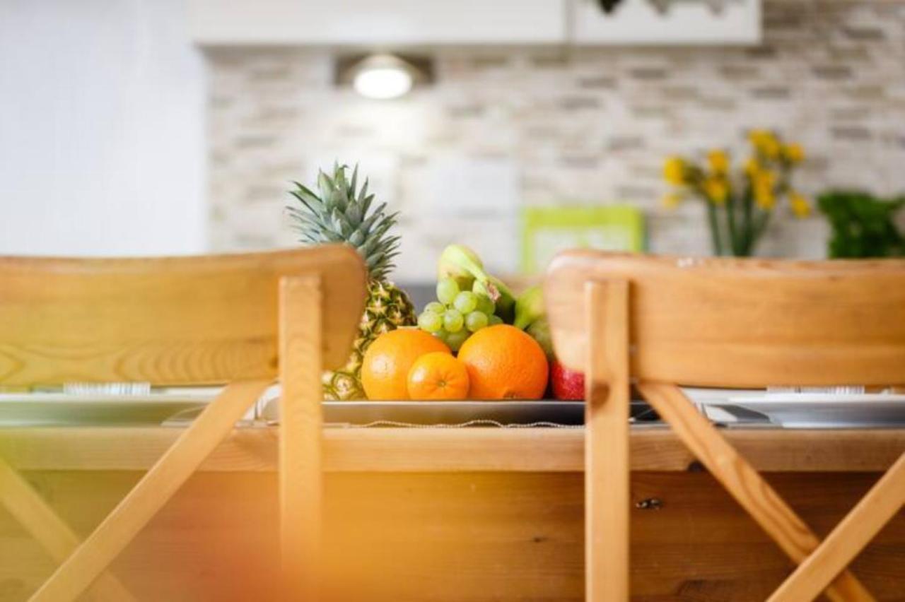 Contemporary Trumpington Apartment With Self Check-In ,Free On-Site Parking, Terrace, Super Fast Wifi & 5 Mins Drive To Papworth & Addenbrookes Hospitals Cambridge  Exterior foto